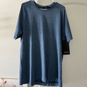 Men Lululemon shirt